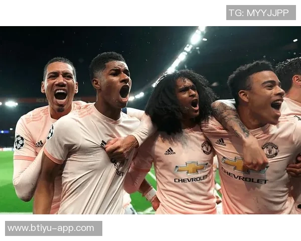 曼联逆转巴黎圣日耳曼绝杀瞬间引发全场狂欢赛后深度点评